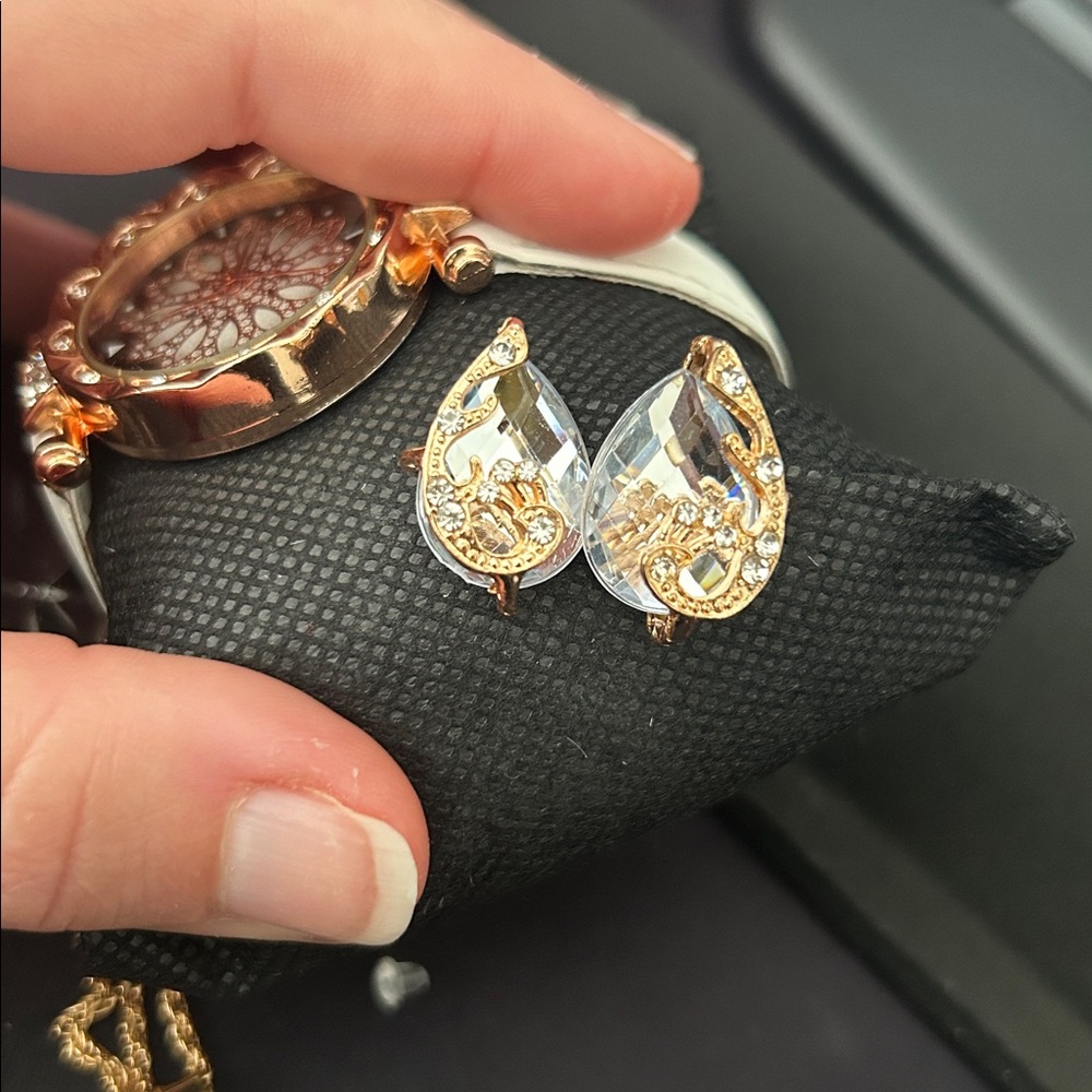 Wrist Watches and jewelry set - Picture 8 of 11